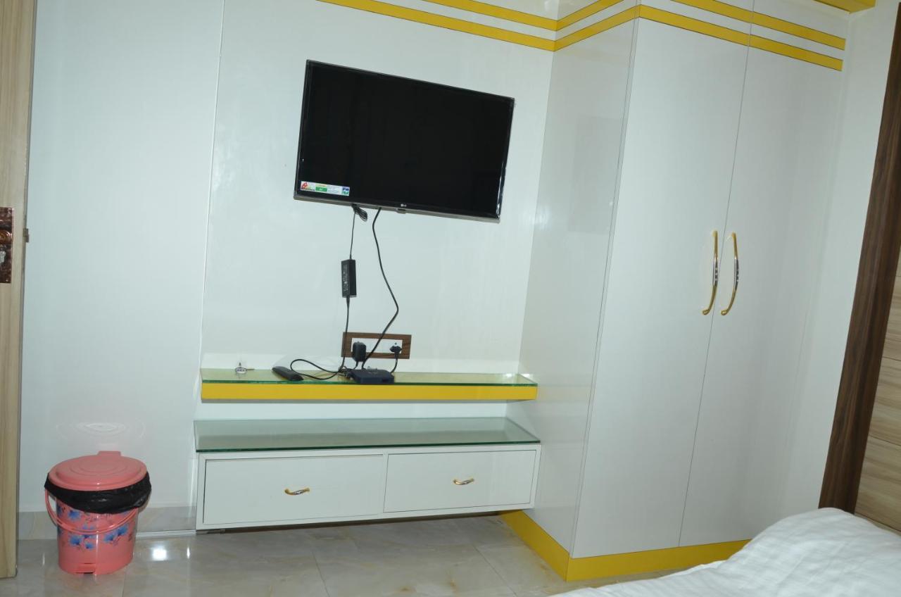Hotel Paradise Inn Auraiya Ngoại thất bức ảnh