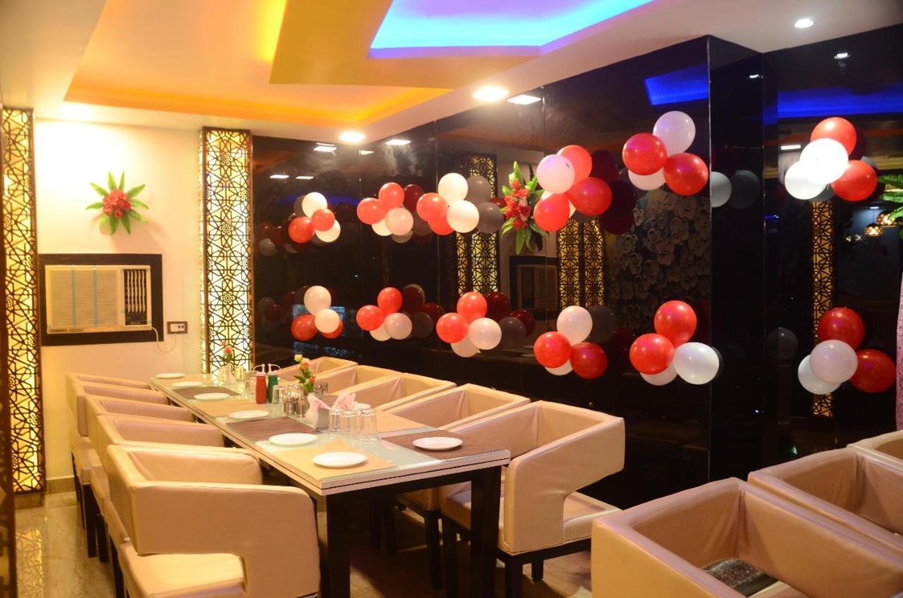 Hotel Paradise Inn Auraiya Ngoại thất bức ảnh