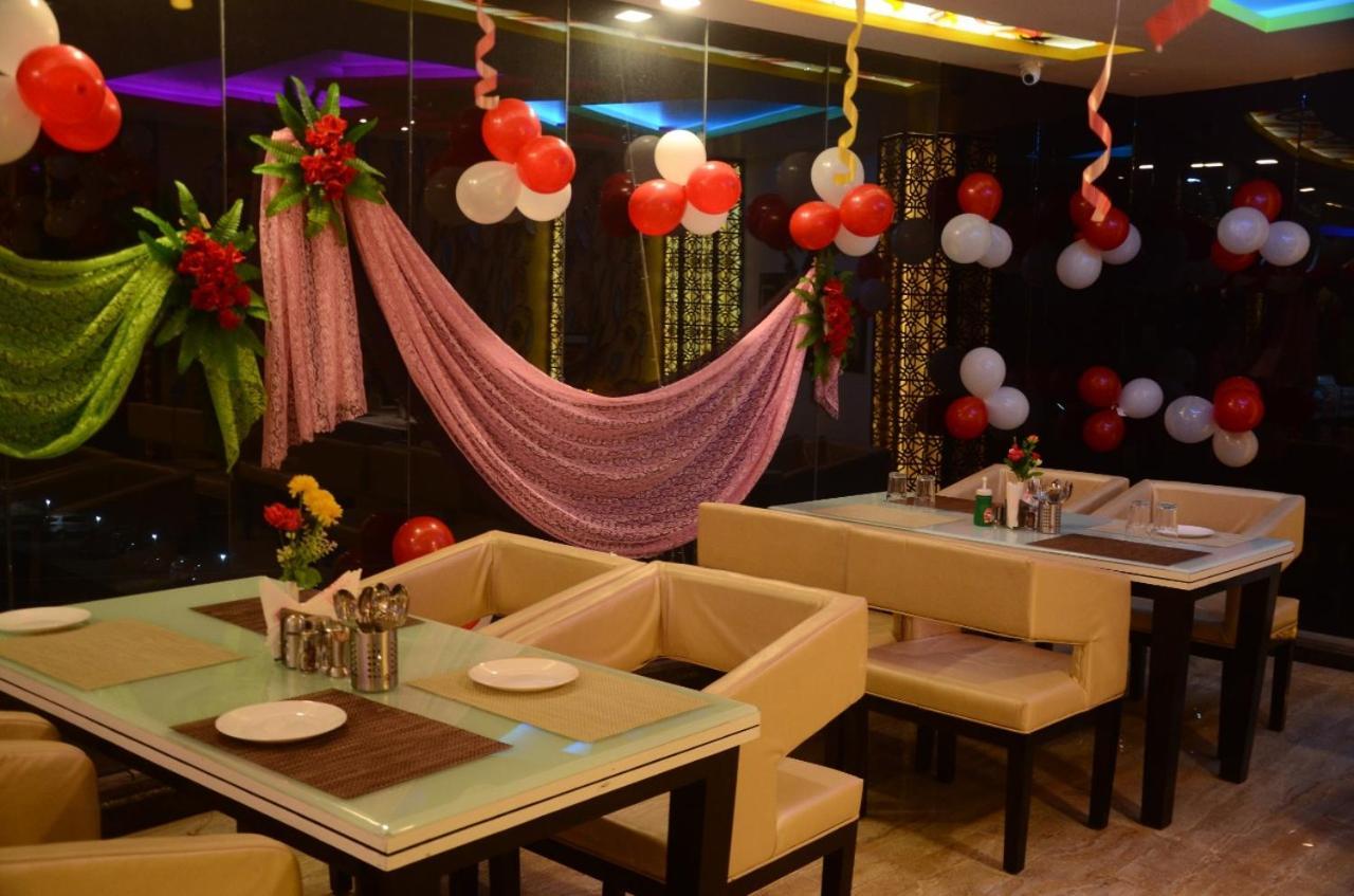 Hotel Paradise Inn Auraiya Ngoại thất bức ảnh